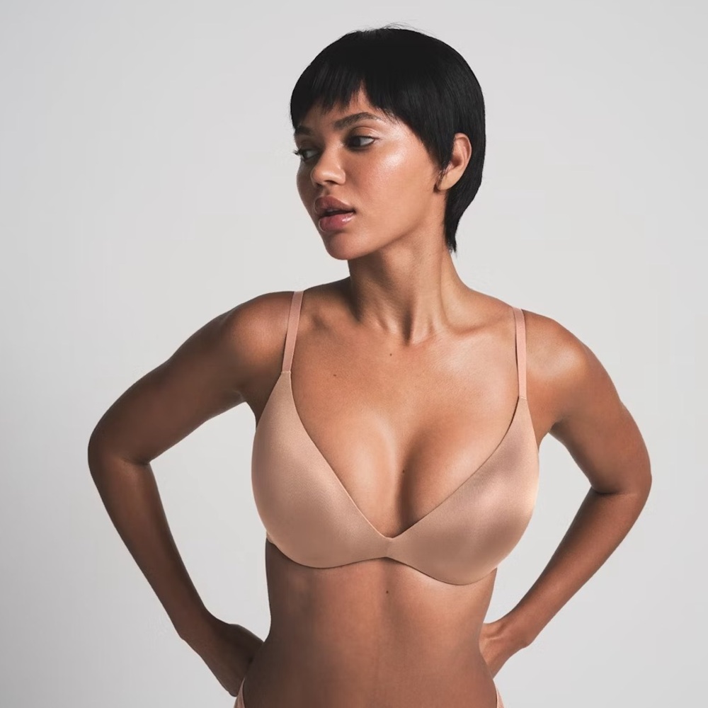 SKIMS Wireless Form Push Up Bra in Sienna Tan Nude Seamless Bra